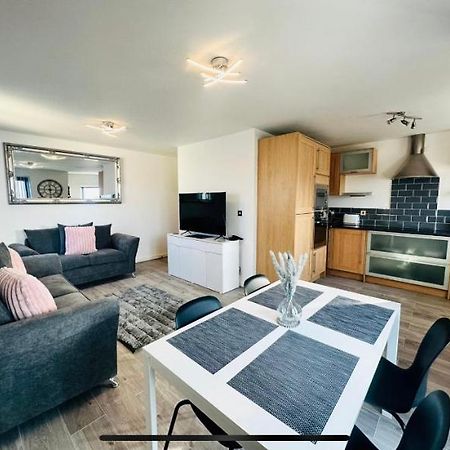 2 Bed Modern Apartment Swansea Exterior foto