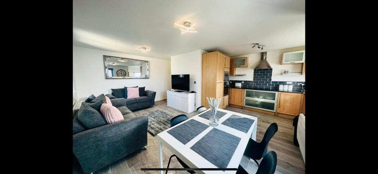2 Bed Modern Apartment Swansea Exterior foto