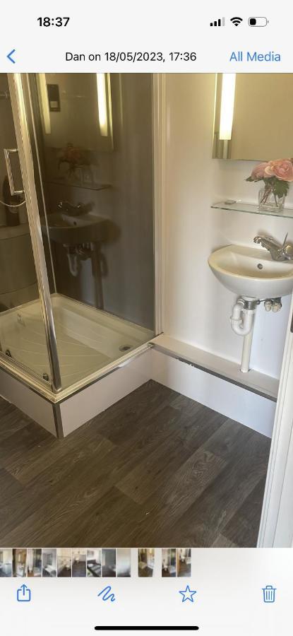 2 Bed Modern Apartment Swansea Exterior foto